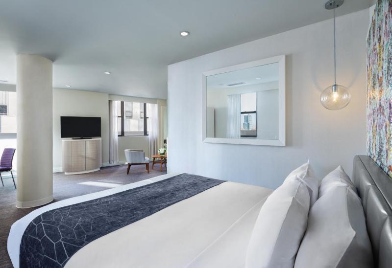 Dream Midtown by Hyatt - image 3