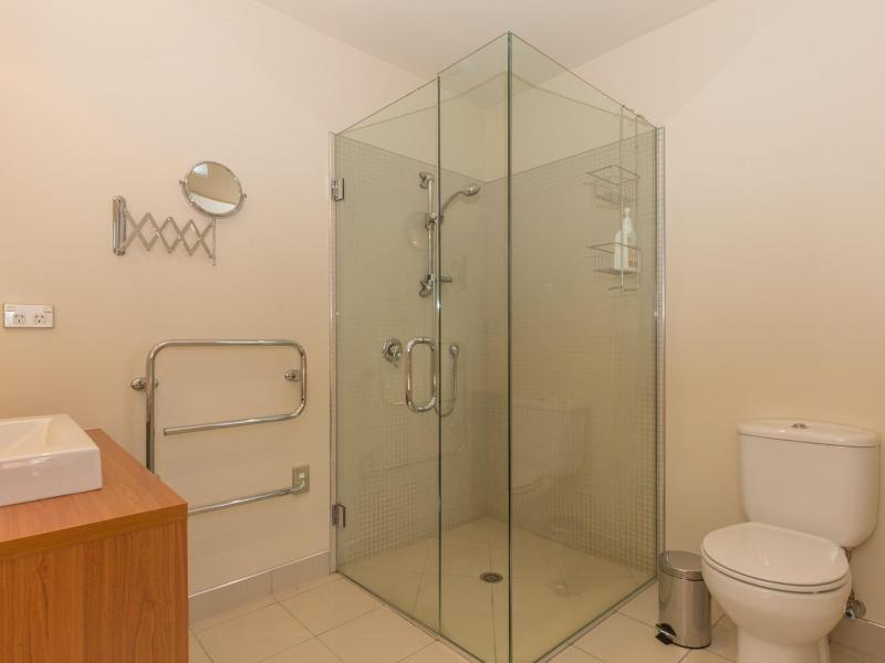 Modern Lake Haven - Wanaka Holiday Home - image 12