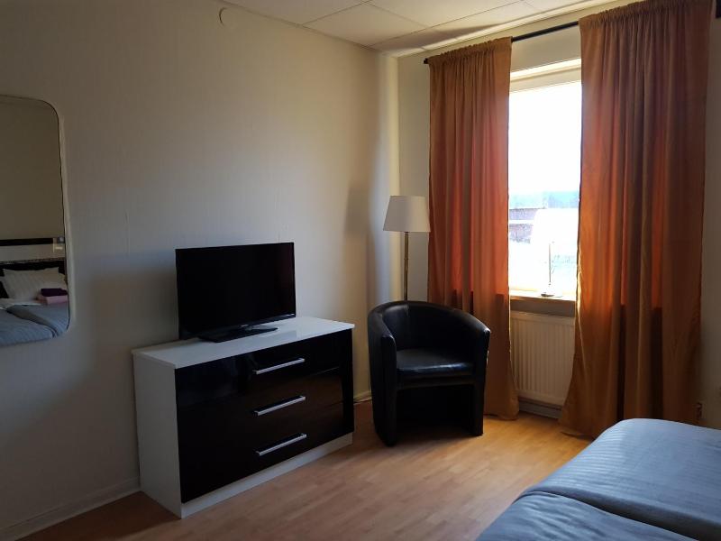 Double or Twin Room image 4