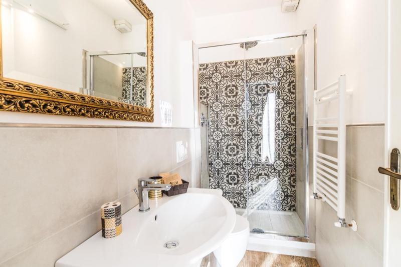 Double Room with Private Bathroom image 3