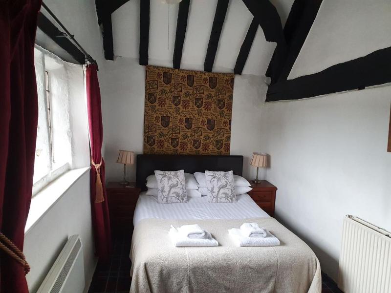 Double Room image 3