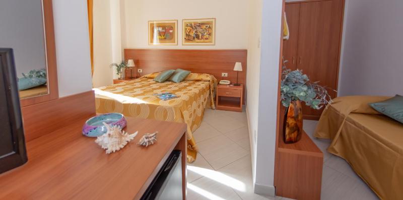 Triple Room image 4