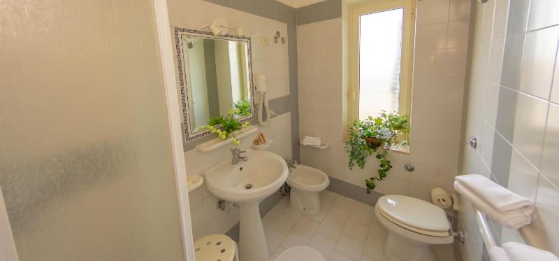 Triple Room image 3