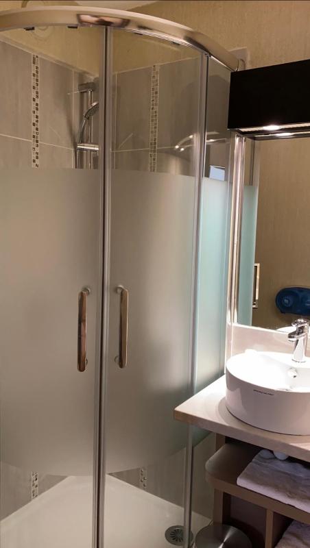 Twin Room image 2