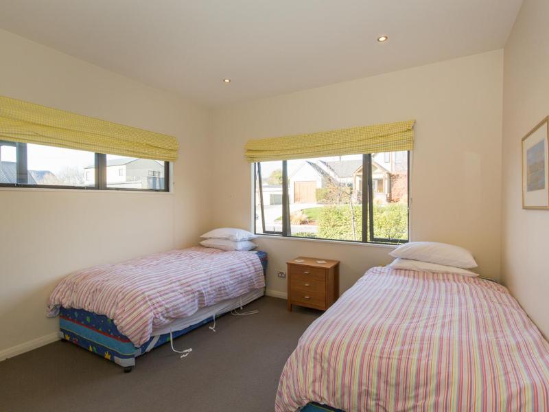Modern Lake Haven - Wanaka Holiday Home - image 22
