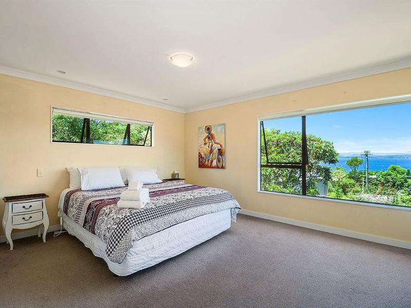 Acacia Bay Getaway - Lake Taupo Holiday Home - image 28