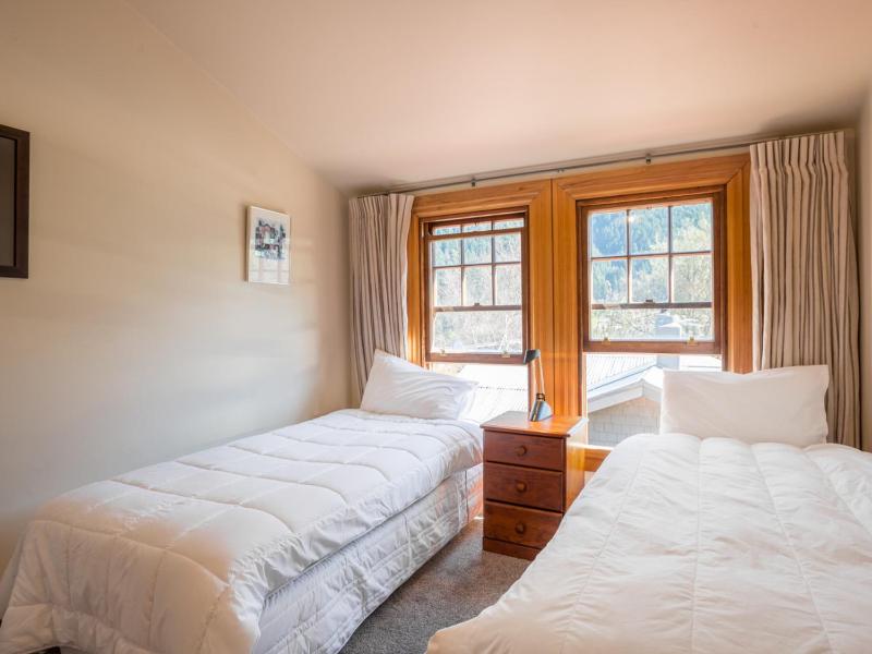 McAlister House - Queenstown Holiday Home - image 25