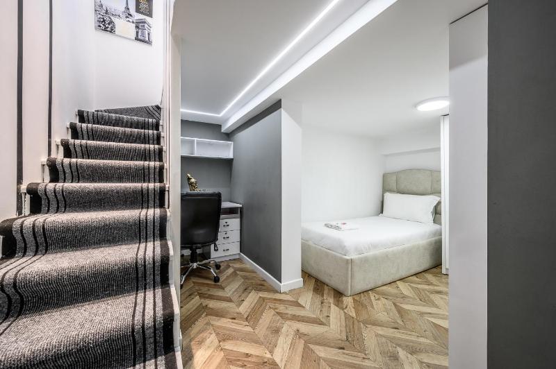 Miku Apartments-LUXURY City View at Wilson Square - image 3