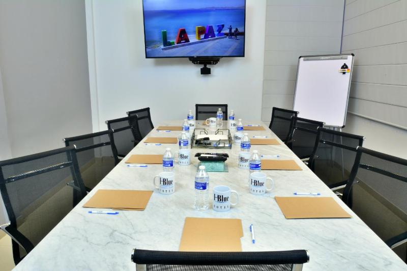 Hotel HBlue Centro - image 48
