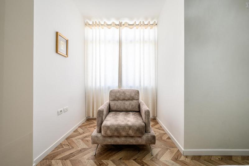 Miku Apartments-LUXURY City View at Wilson Square - image 9