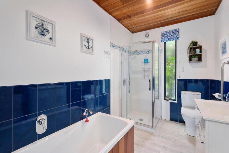 Acacia Bay Retreat - Acacia Bay Holiday Home - image 11