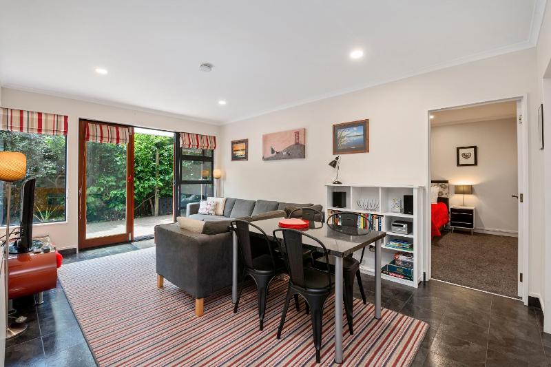 Acacia Bay Retreat - Acacia Bay Holiday Home - image 14
