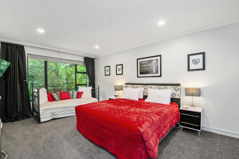 Acacia Bay Retreat - Acacia Bay Holiday Home - image 10