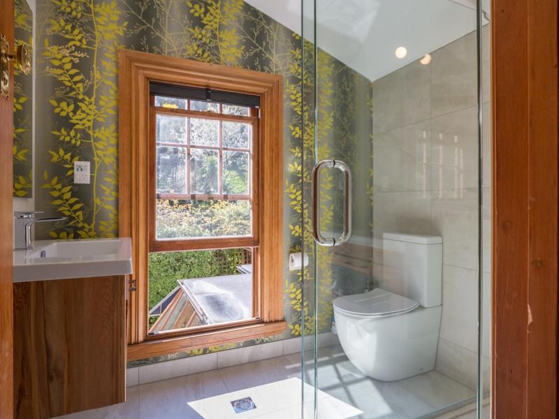 McAlister House - Queenstown Holiday Home - image 5