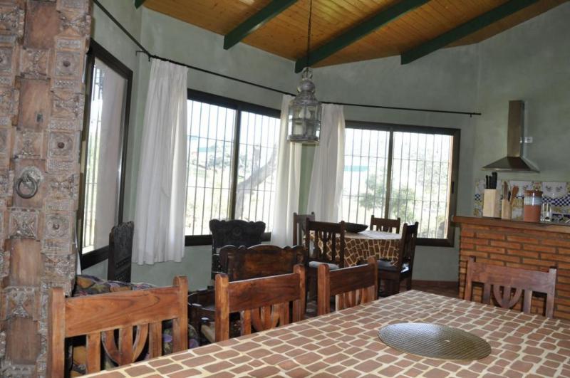 Six-Bedroom House image 3