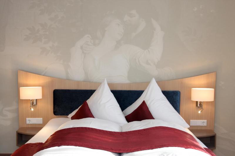 Romantic Double Room - Adults only image 4