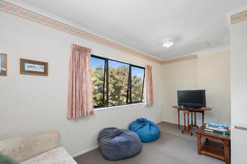 Lake Vista at Two Mile Bay- Taupo Central Home - image 11