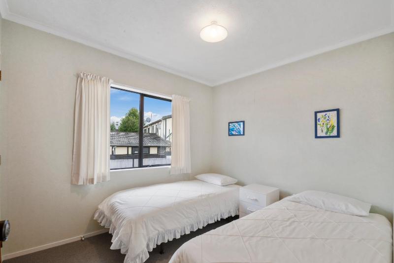 Lake Vista at Two Mile Bay- Taupo Central Home - image 12