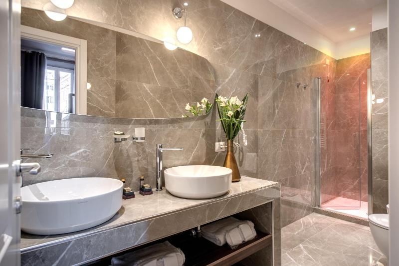 Executive Suite image 1