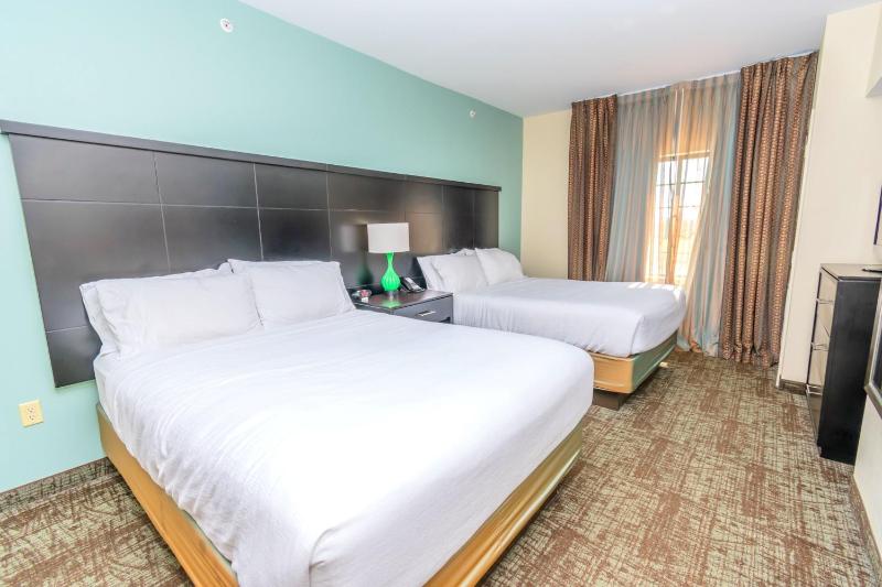One-Bedroom Suite image 3