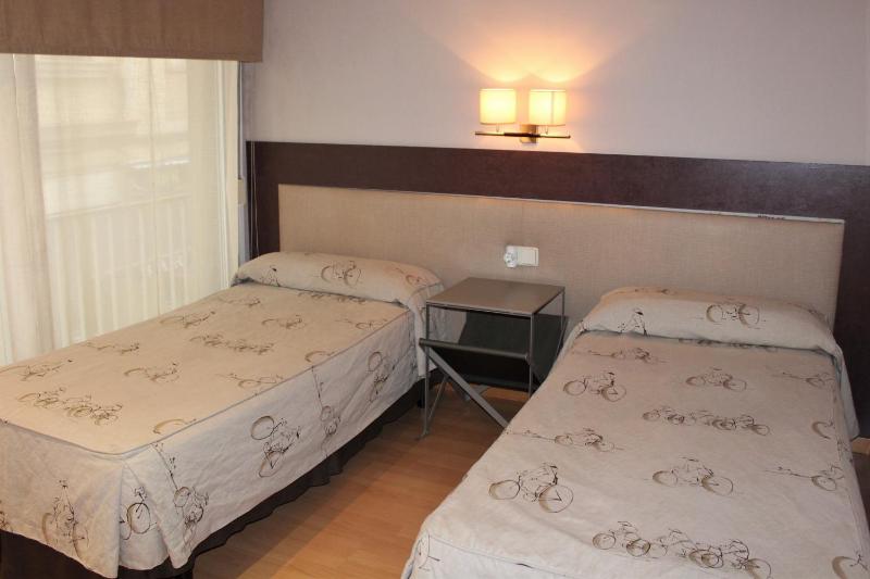 One-Bedroom Apartment image 3