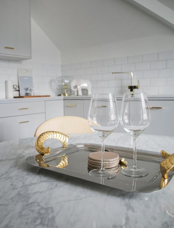 One-Bedroom Apartment image 2