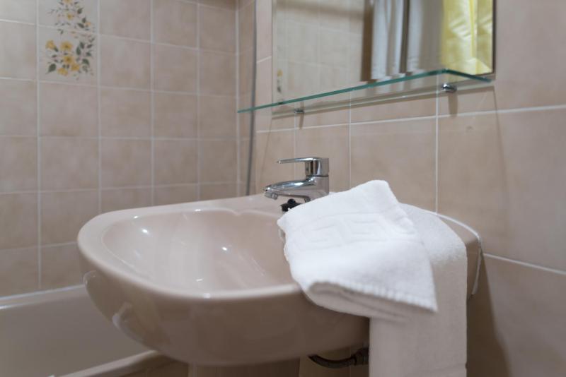 One-Bedroom Apartment image 1