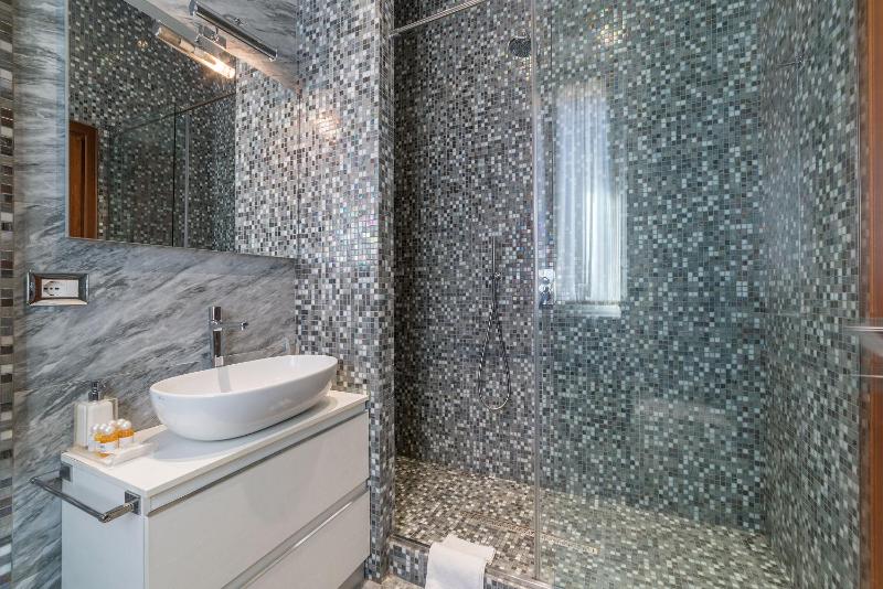 Superior Apartment image 2