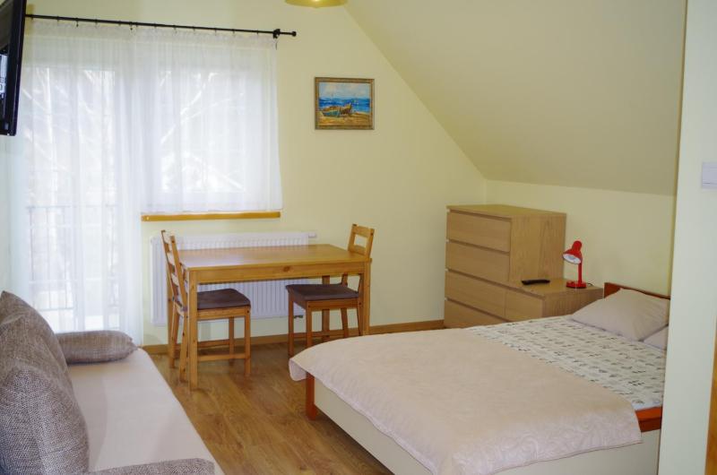 Triple Room with Balcony image 3