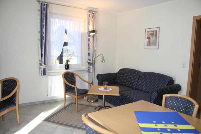 Family Room image 2