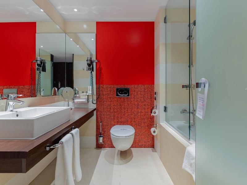 Executive King Room - Non-Smoking image 2
