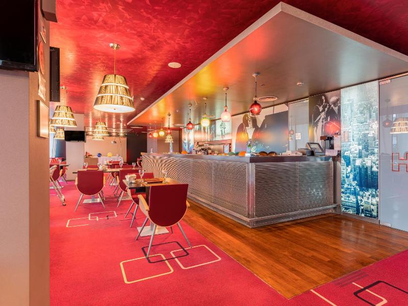 Ramada by Wyndham Sibiu - image 41