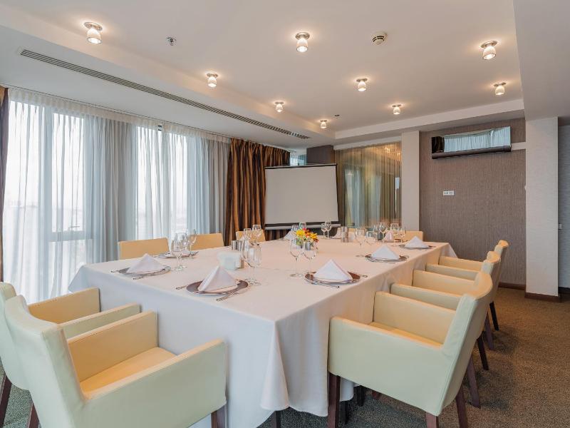 Ramada by Wyndham Sibiu - image 19