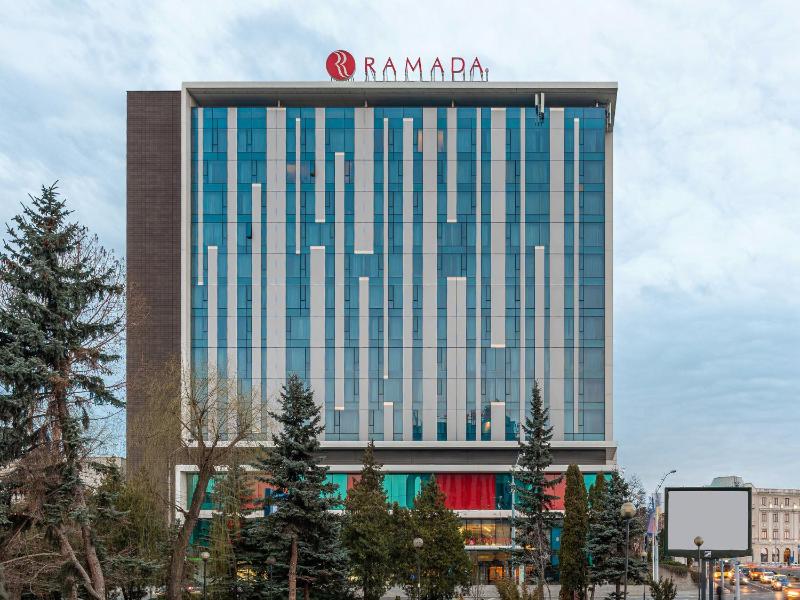 Ramada by Wyndham Sibiu - image 39