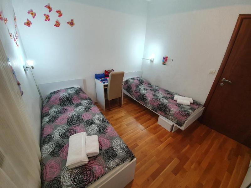 One-Bedroom Apartment image 3