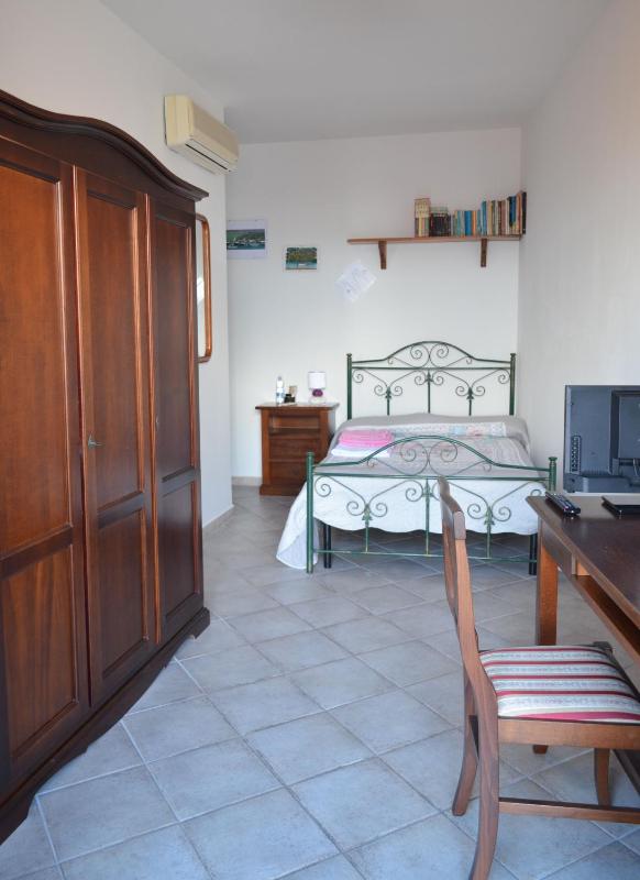 Sing Room with Shared Bathroom, Balcony and Sea View image 4