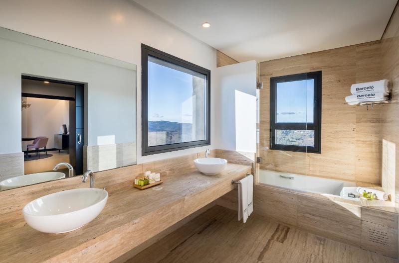Junior Suite with hydro-massage bathtub (2 adults) image 4