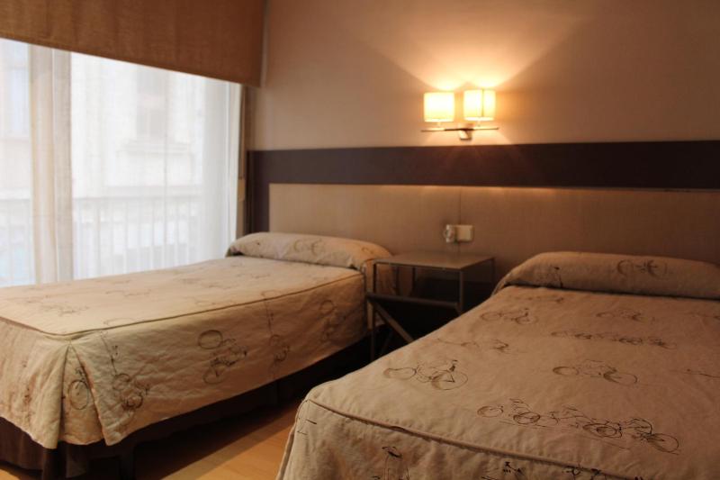 One-Bedroom Apartment image 4