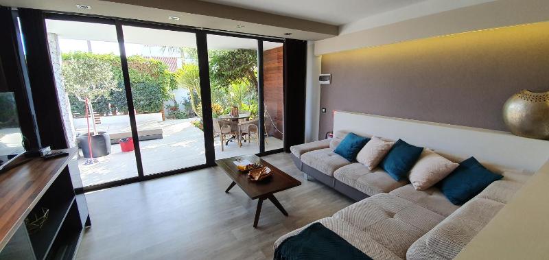 One-Bedroom Bungalow image 4