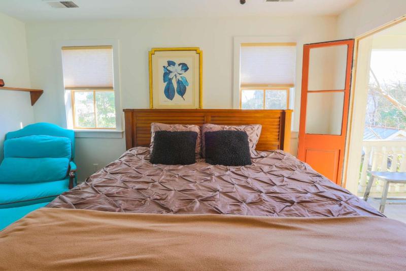 Sweet Spacious Suite - image 31
