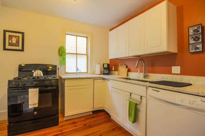 Sweet Spacious Suite - image 35