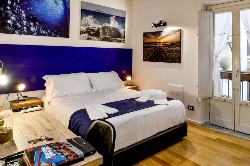 Double Room with Private Bathroom image 2