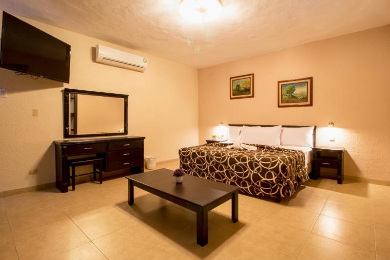 Hotel Colón - image 11