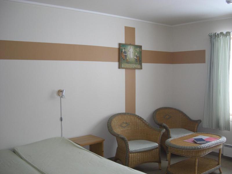 Family Room (6 Adults) image 2