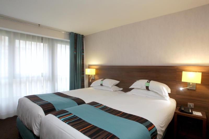 Standard Room with Two Single Beds image 4