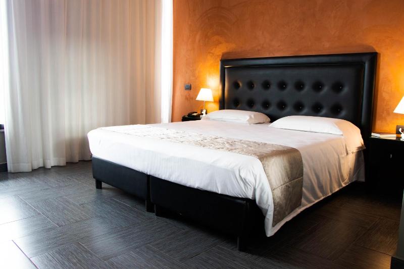 Superior Double Room image 4