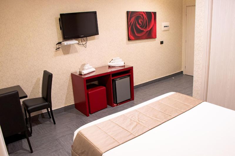 Standard Double Room image 1