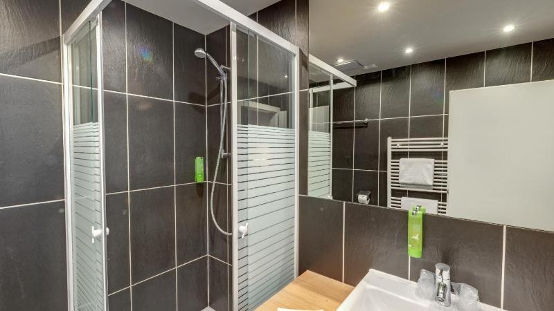 Standard Double Room with Balcony image 3