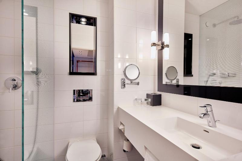 Deluxe Suite image 2