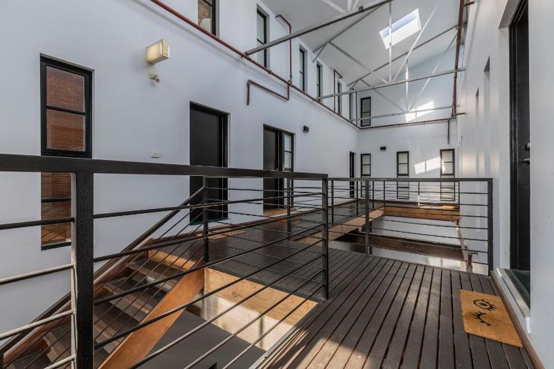 StayCentral - Fitzroy Converted Warehouse Penthouse - image 13